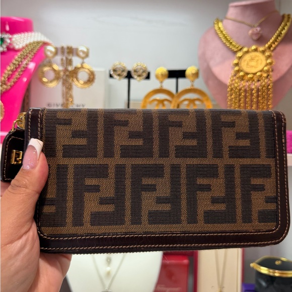 Fendi Zucca zippy wallet - Picture 3 of 12